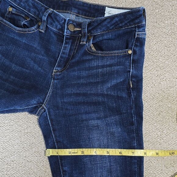 Two By Vince Camuto Mid-Rise Frayed Hem Skinny Jeans - Size 0/25 - Picture 9 of 14